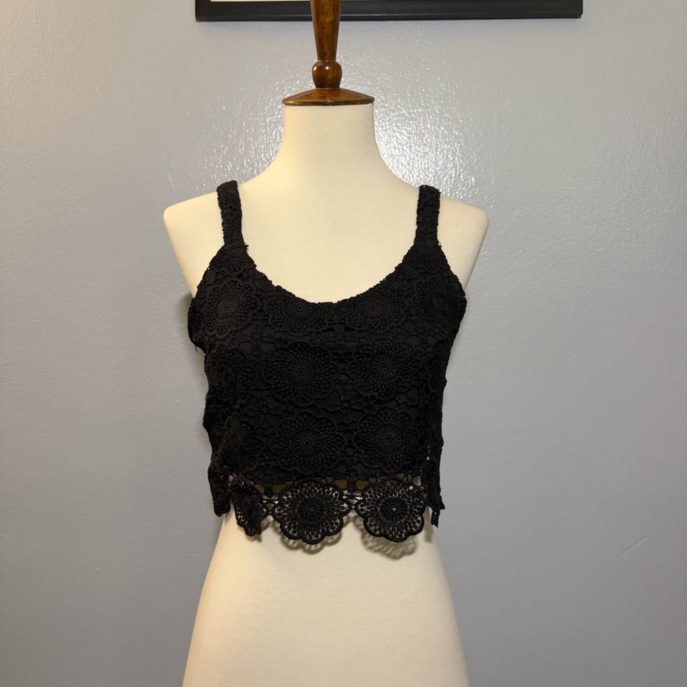 Naanaa Black Lace Cropped Tank Top